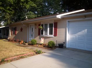 826 W Crawford, Paris, IL 61944