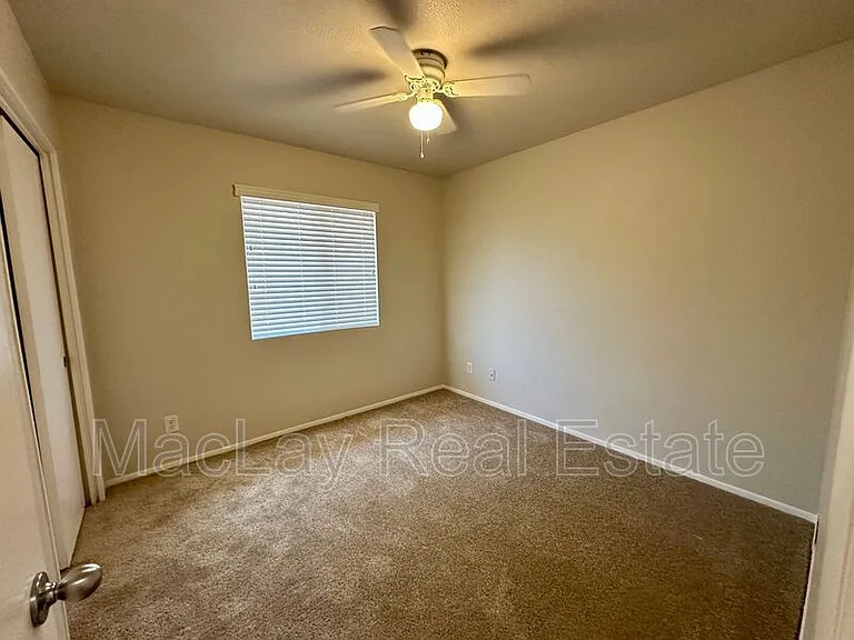1441 E Diamond Dr — Photo 8