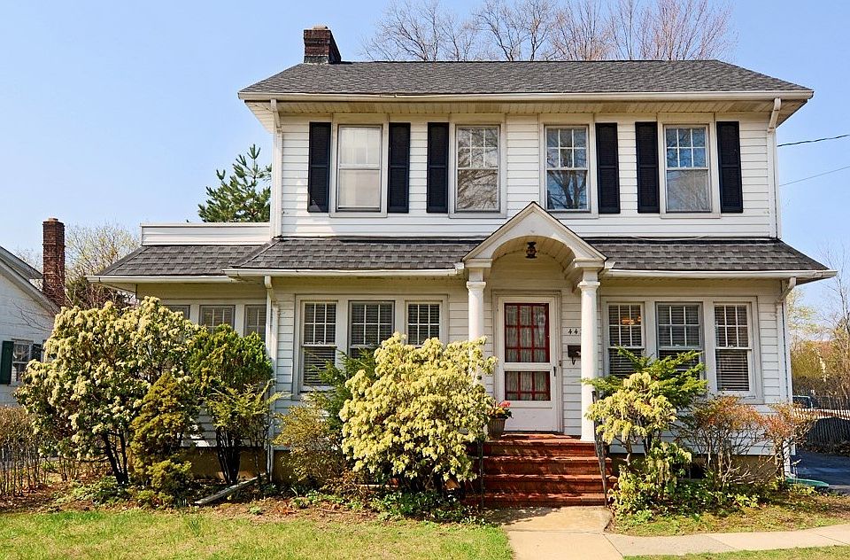 1st image of 442 N Barry Avenue