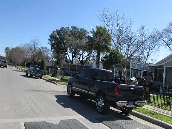 2nd image of 635 W Olmos Dr