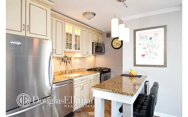 Sold by Douglas Elliman | media 16