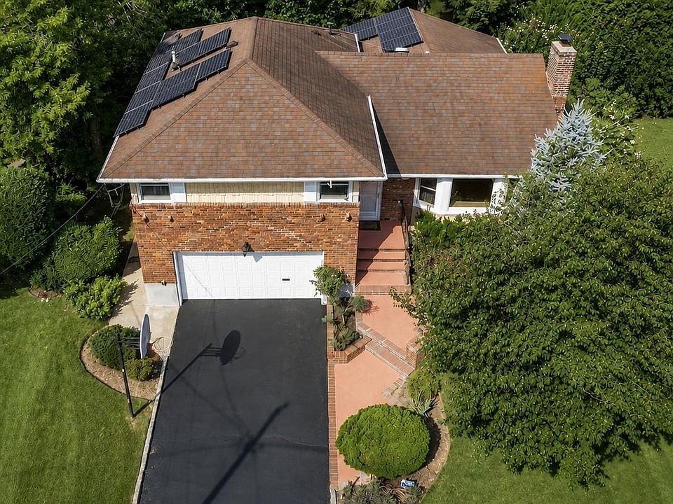 1st image of 902 Preston Road