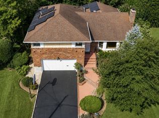 902 Preston Rd, East Meadow, NY 11554