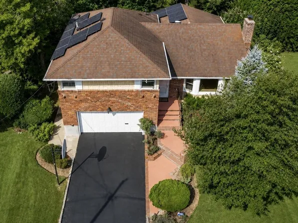 902 Preston Road, East Meadow, NY 11554