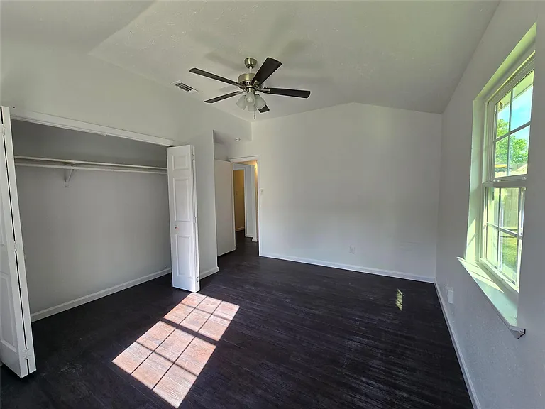 5543 Ambern Dr — Photo 11