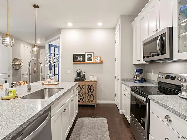 209 W Jamison Ct — Photo 6