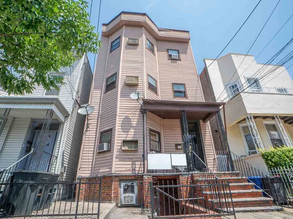426 59th St, West New York, NJ 07093