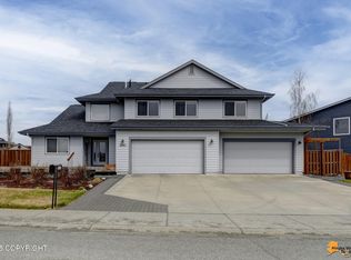 1091 Northpointe Bluff Dr, Anchorage, AK 99501