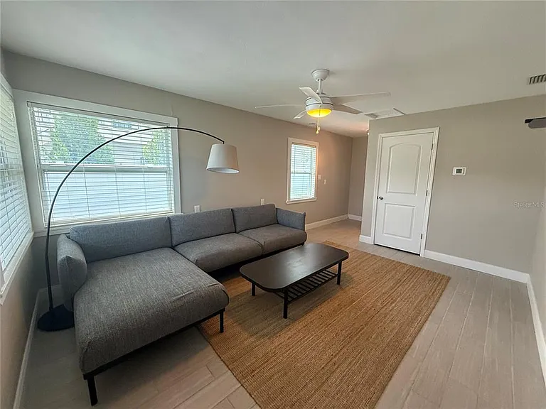 3200 W De Bazan Ave — Photo 47