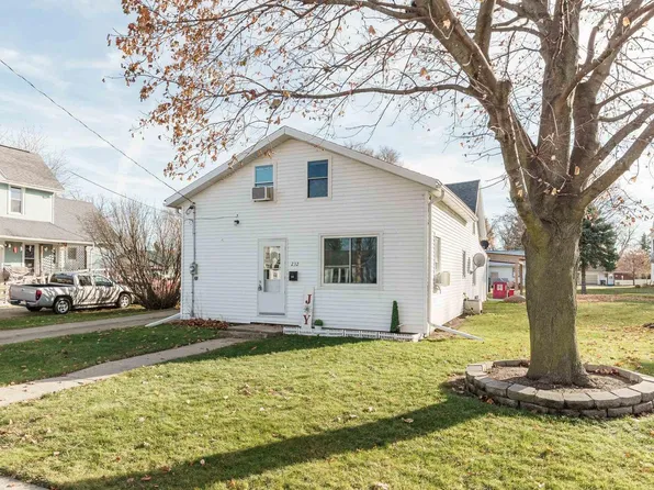 232 Center Street, Randolph, WI 53956