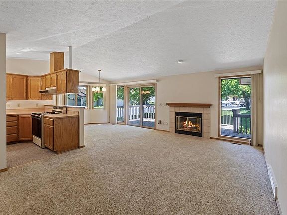 4th image of 3826 S Alder Dr
