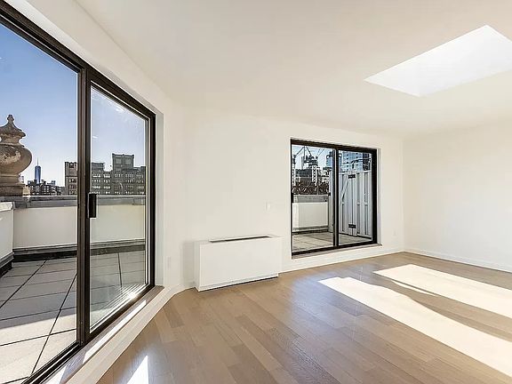 3rd image of 360 W 34th St APT 14P