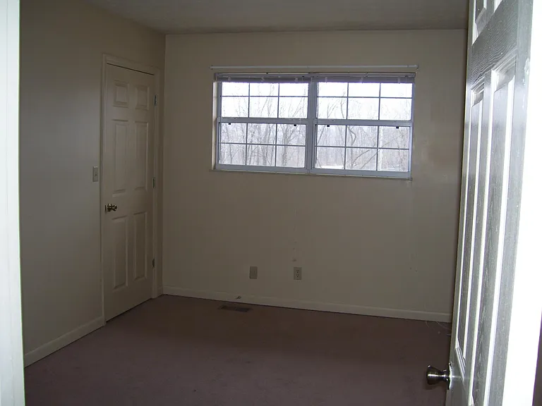 925 McArthur Rd #4 — Photo 8