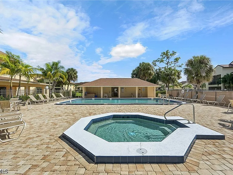 8474 Charter Club Cir #13 — Photo 31