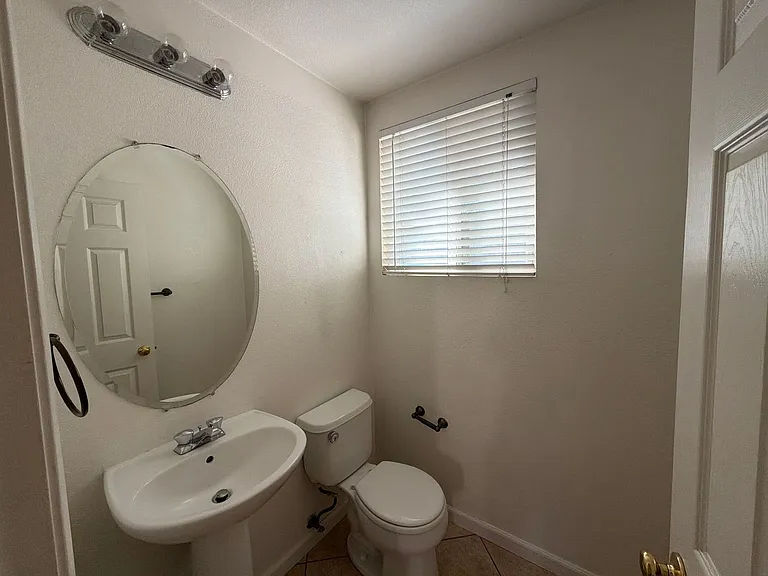 268 Woodfield Ln — Photo 8