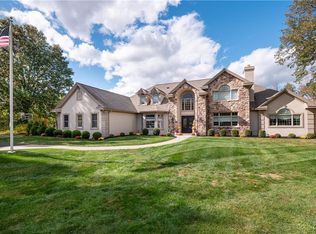 1761 Deer Run Rd, Bethlehem, PA 18015