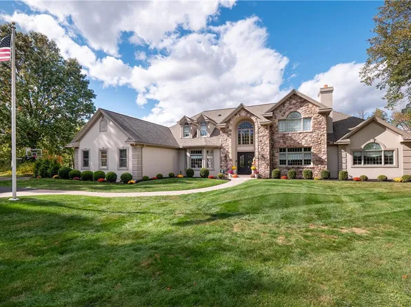 1761 Deer Run Rd, Bethlehem, PA 18015