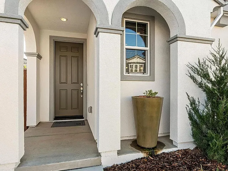 8250 Joecy Way — Photo 3
