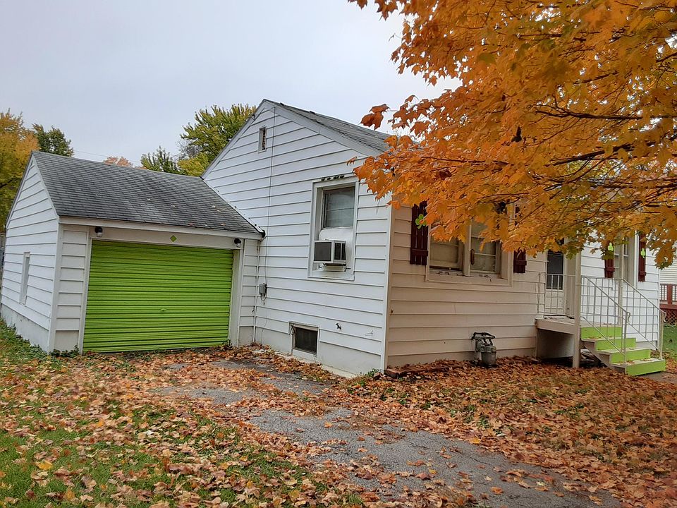 2nd image of 313 E Elm St