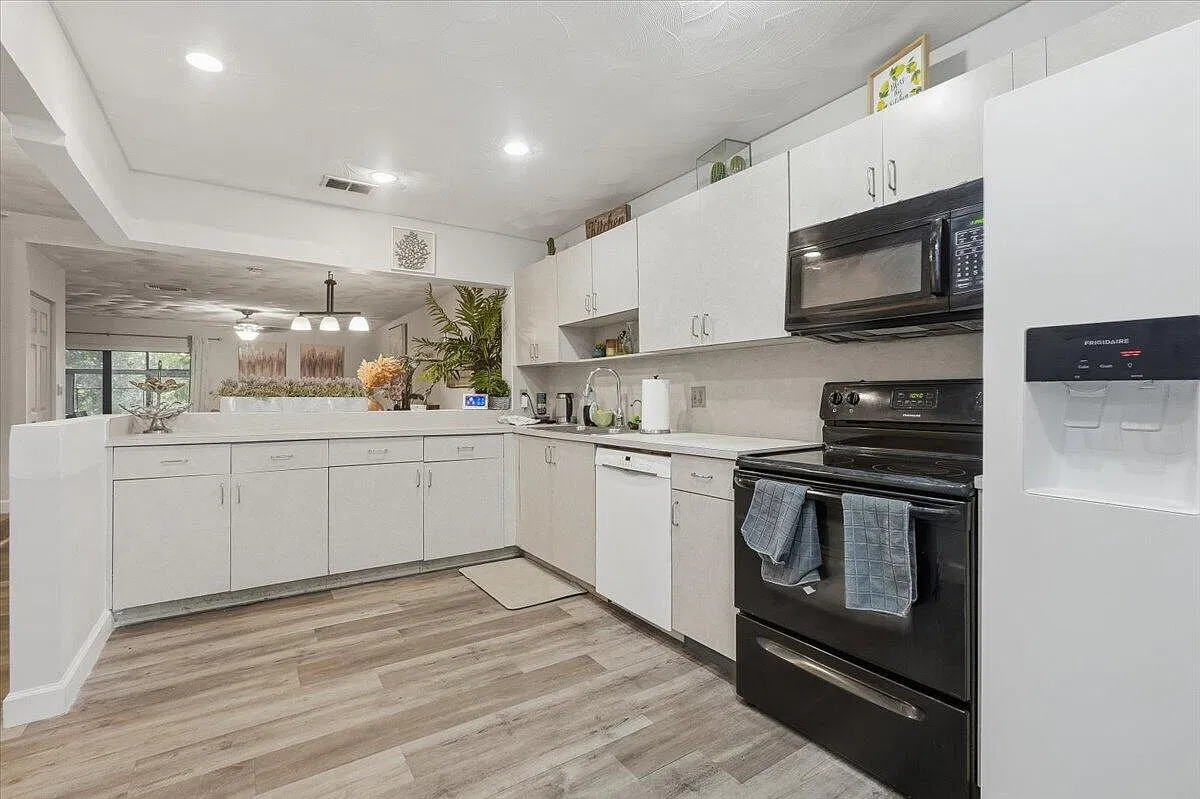 3 bed, 2.5 bath, 1472 sqft, $2,900 — Photo 3