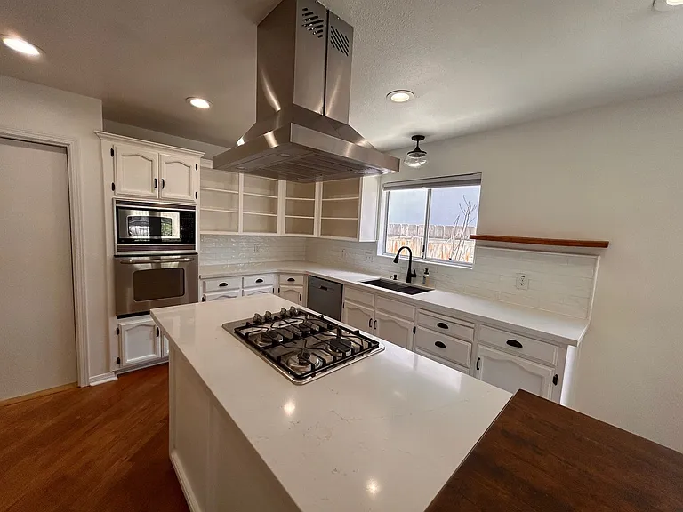 4033 W Douglas Ave — Photo 11
