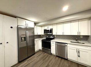 11 Laramie Rd FLOOR 1, West Babylon, NY 11704