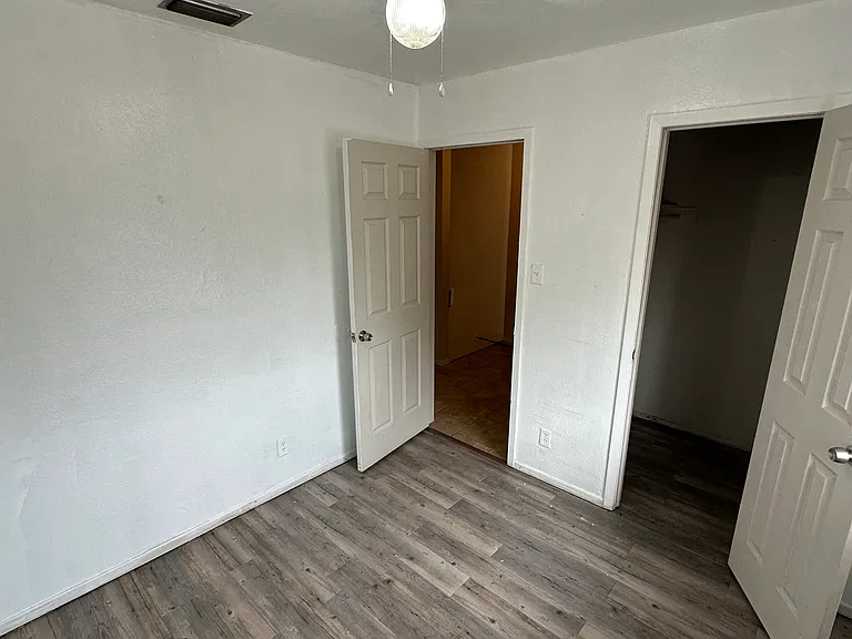 North West 9' x 9' bedroom