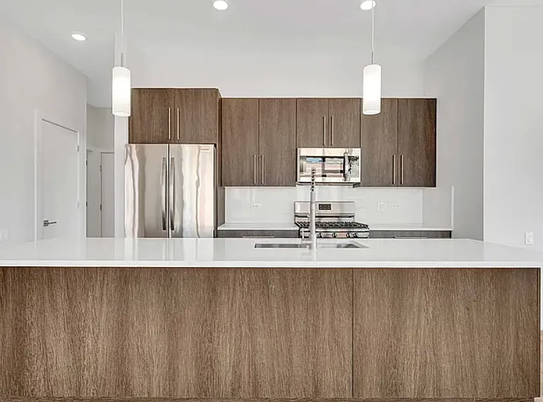3087 N Avers Ave #E — Photo 8