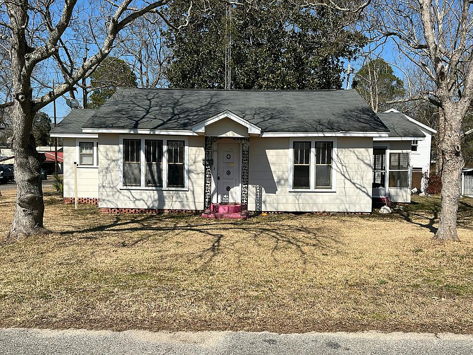 1st image of 110 W Morris St