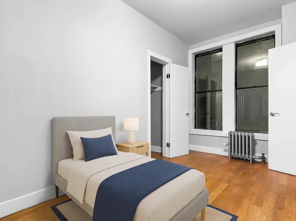 12 Pinehurst Avenue image 2 of 11