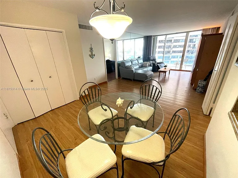 5161 Collins Ave #603 — Photo 29