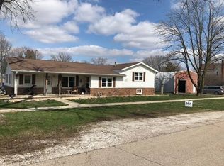 429 NW Monroe St, Hopedale, IL 61747