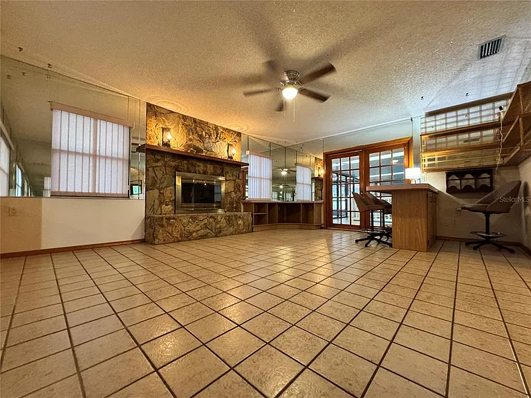8225 E Highway 25 — Photo 34