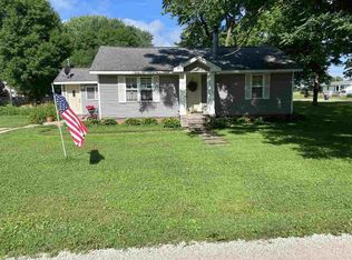402 West St, New Hartford, IA 50660
