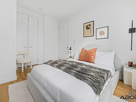 4th image of 558 Sackett St #3C