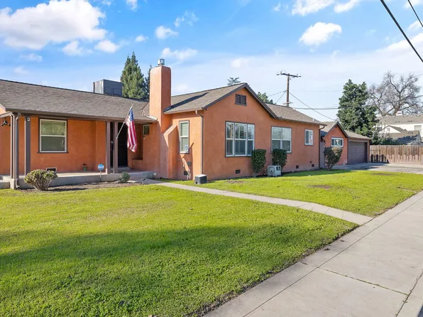 1300 W College Avenue, Visalia, CA 93277