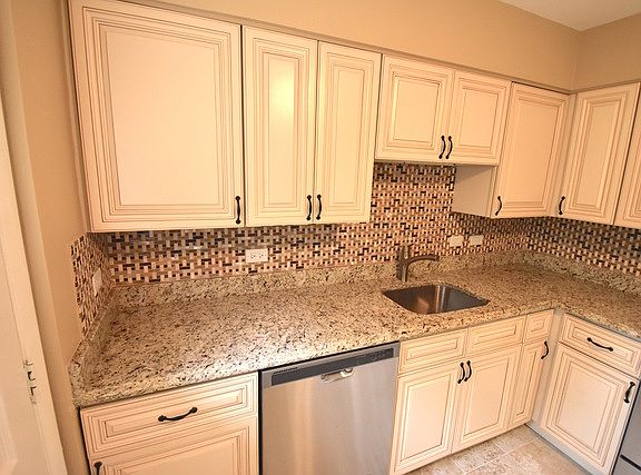 5th image of 2619 E Bel Aire Dr