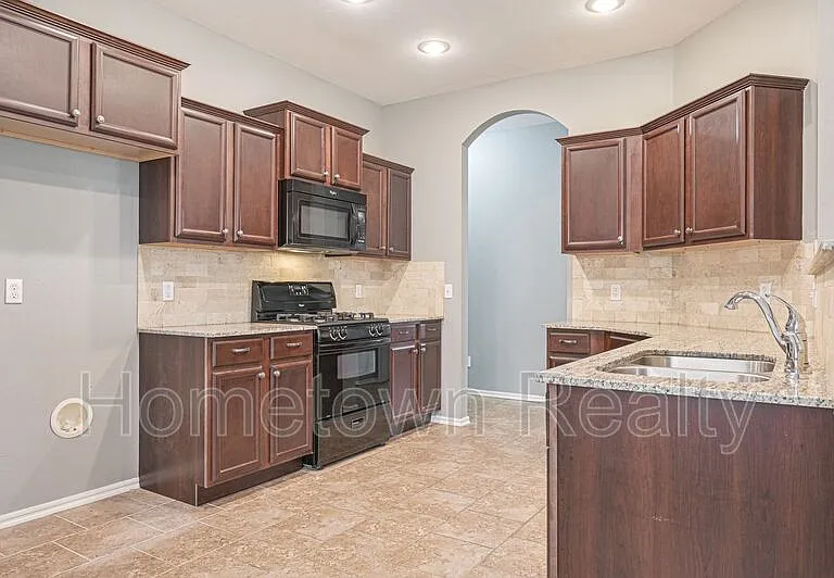 11521 SW 24th St — Photo 11