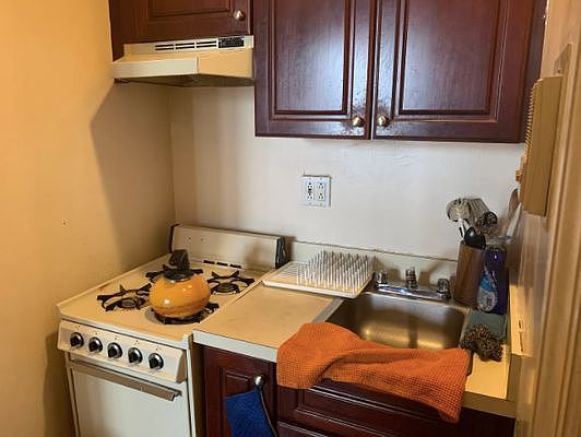 4th image of 25 W 87th St #3RR