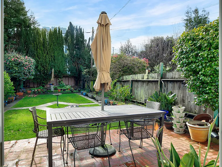 1357 Francisco St — Photo 12