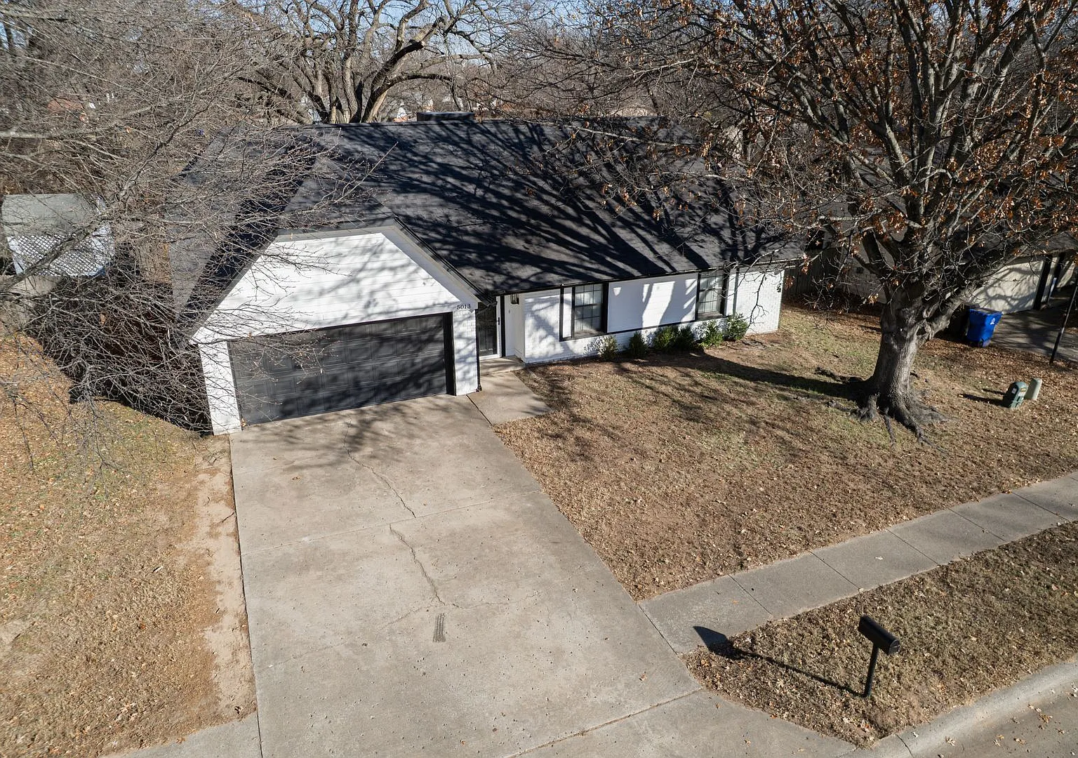 Beautifully updated 3-bedroom, 2-bathroom home — Photo 2