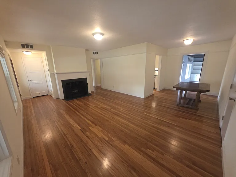 1000 Primrose St — Photo 2