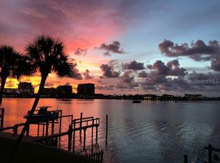 210 Dolphin Point APT C, Clearwater, FL 33767