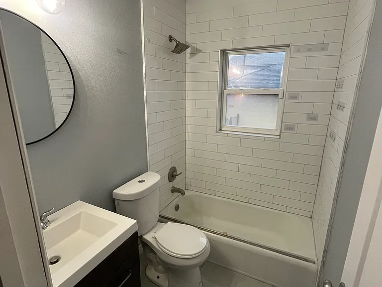 1141 N Harvard Ave — Photo 10