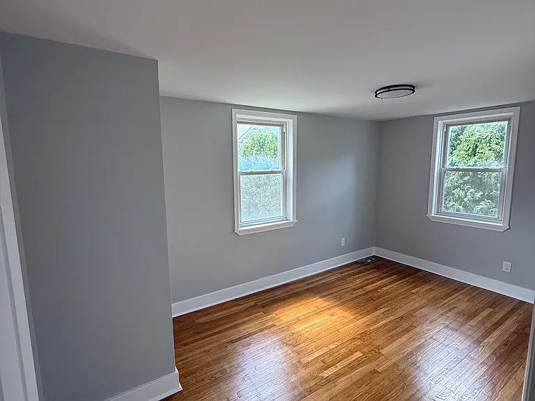230 N Diamond St — Photo 12