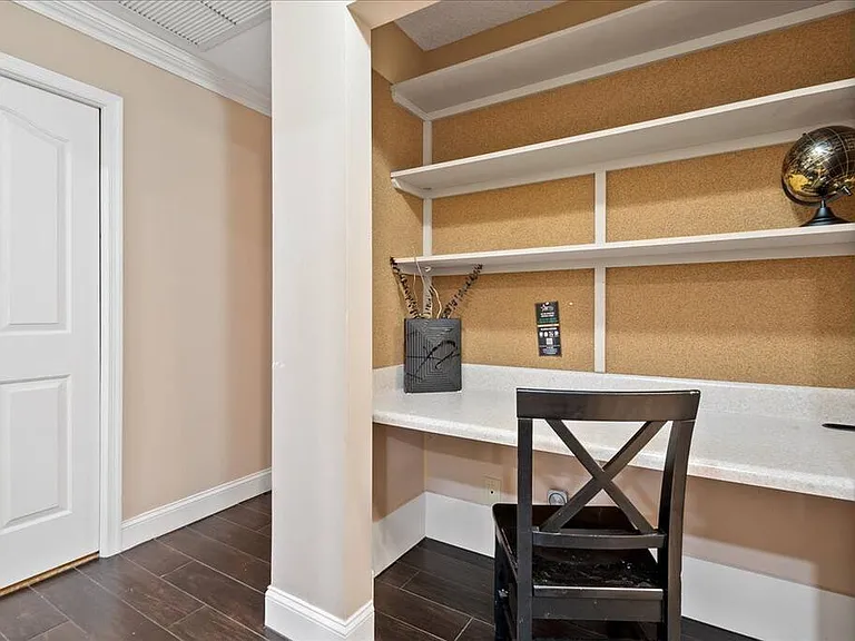 1227 Reading Ter — Photo 15