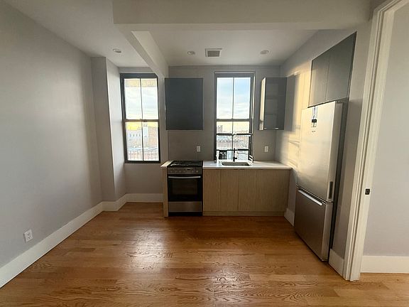 3rd image of 1369 Saint Johns Pl #4A