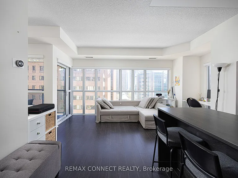 28 Ted Rogers Way #1012 — Photo 4