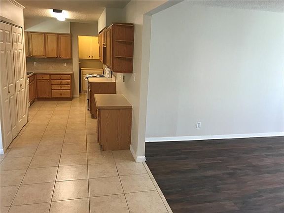 3rd image of 13819 Birchlawn Dr
