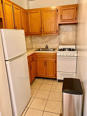 Rented by Guy Goldman, LREB | media 8